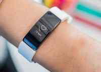  Google   - Fitbit  $2,1  